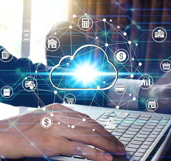 businessman hand use laptop computer with virtual cloud computing icon over the network connection t20 verarbeitung