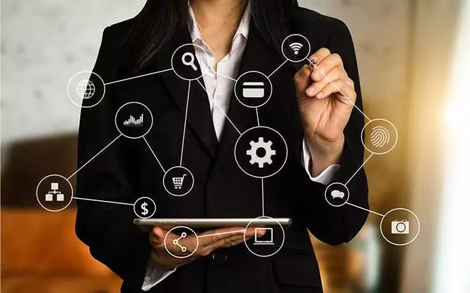 data management system with businessman working with provide information for key performance t20 integrierte managementsysteme