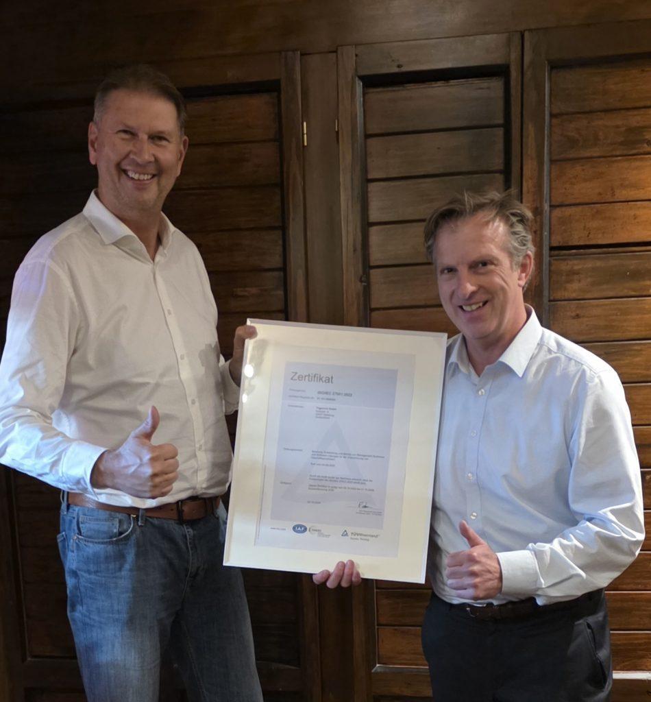 Tuev Rheinland Zertifikatsuebergabe